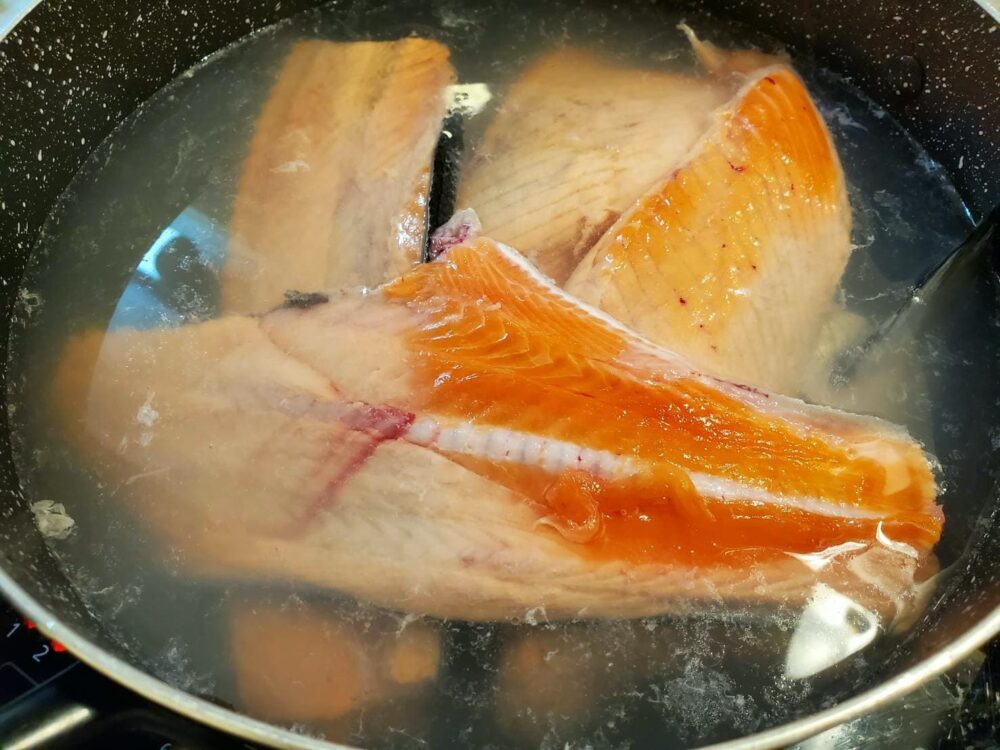 サケのアラの臭み抜き