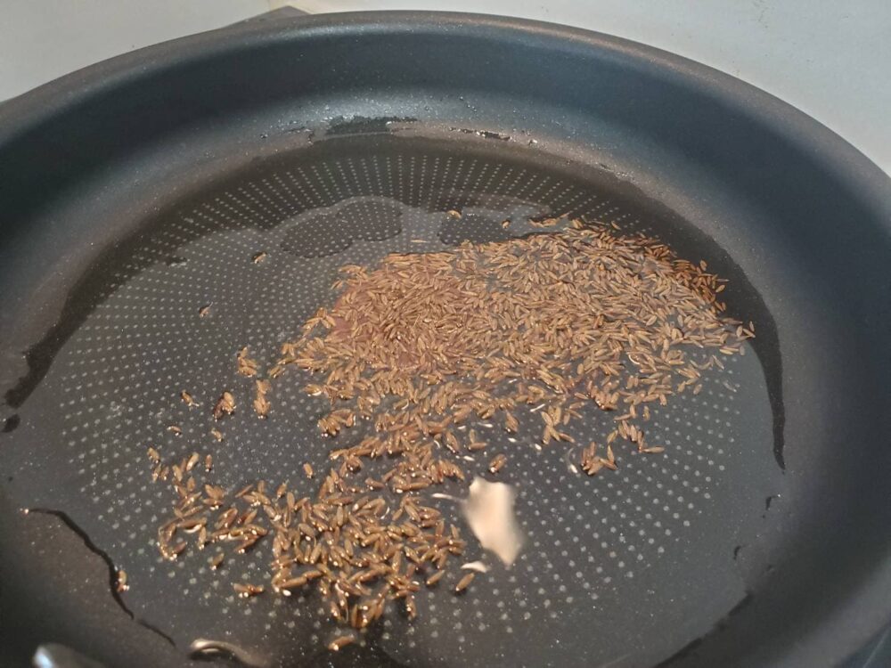 スパイスカレー　クミンシードをテンパリング