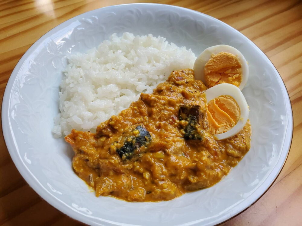 サバ缶とカシューナッツのスパイスココナッツカレー